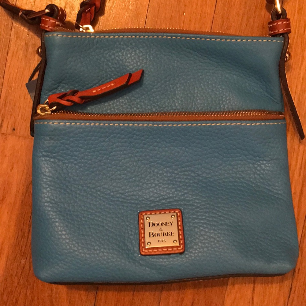 Brand New Dooney & Bourke cross body bag - Picture 3 of 8
